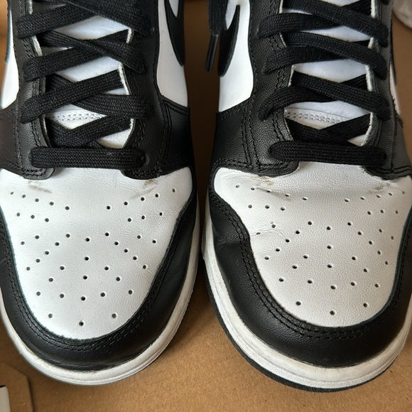 Nike Dunks - Picture 2 of 8